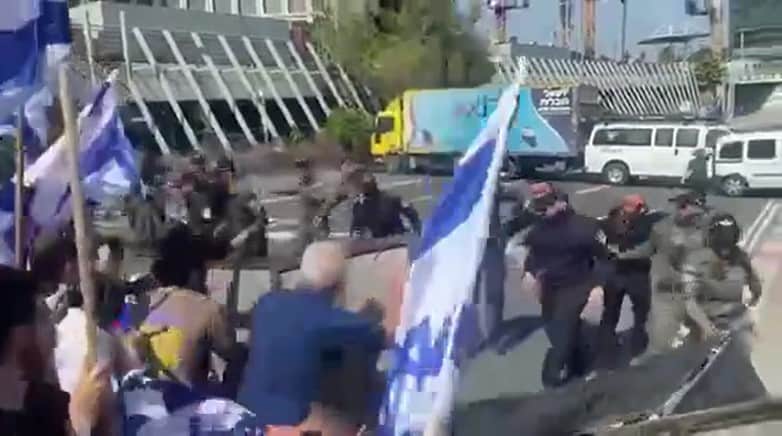 לפי סעיף 27 א