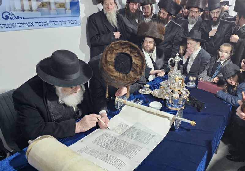 באדיבות המצלם