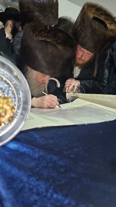 באדיבות המצלם